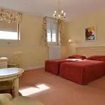 Hotel Castel Jeanson 3*