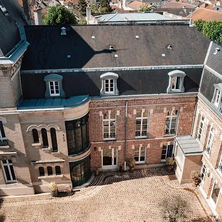 Castel Jeanson 3*