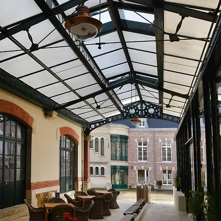 Castel Jeanson Hotel