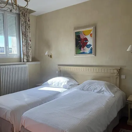 Castel Jeanson 3*
