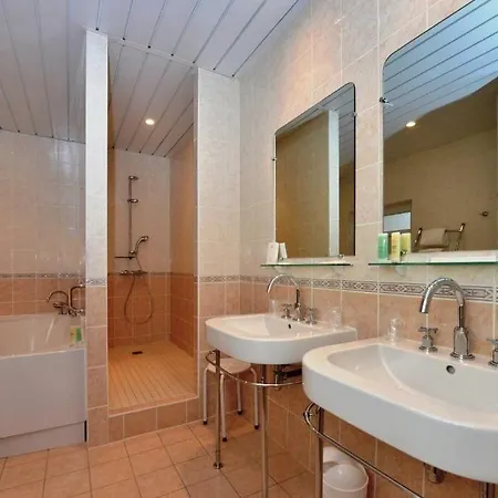 Castel Jeanson Hotel