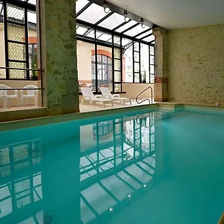 Castel Jeanson Hotel 3*