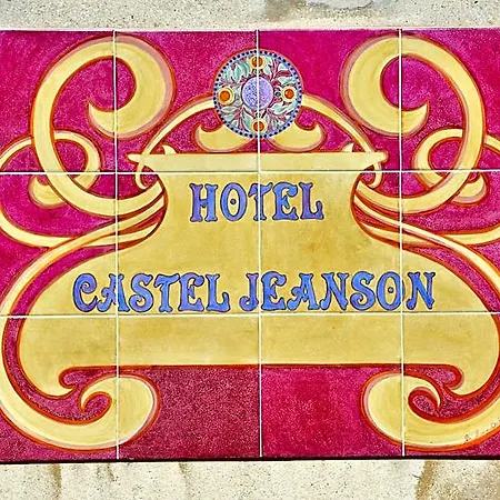 Castel Jeanson 3*