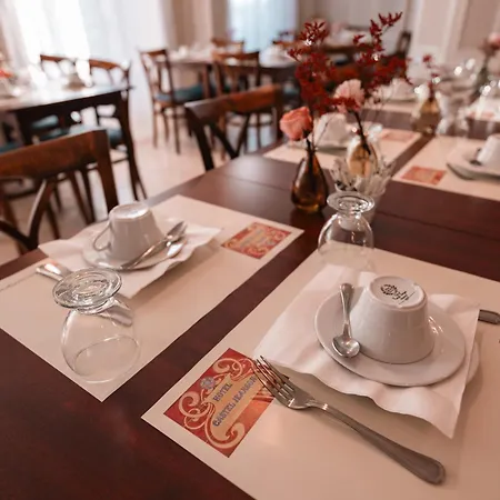 Castel Jeanson Hotel 3*