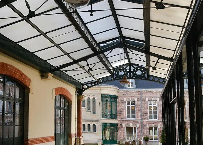 Castel Jeanson Hotel